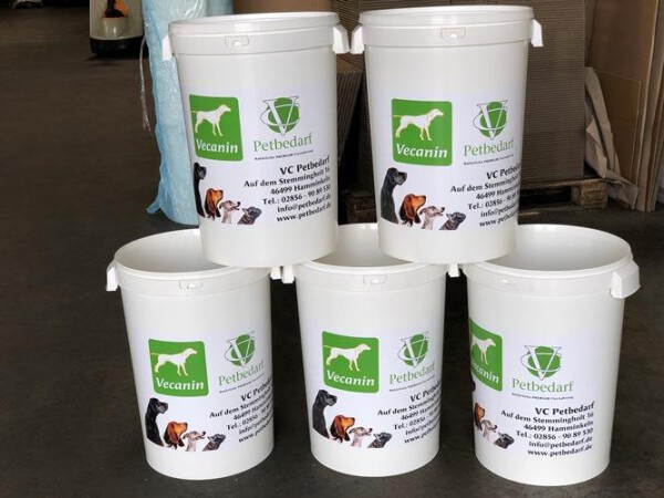 1 Futtertonne weiss mit Deckel 